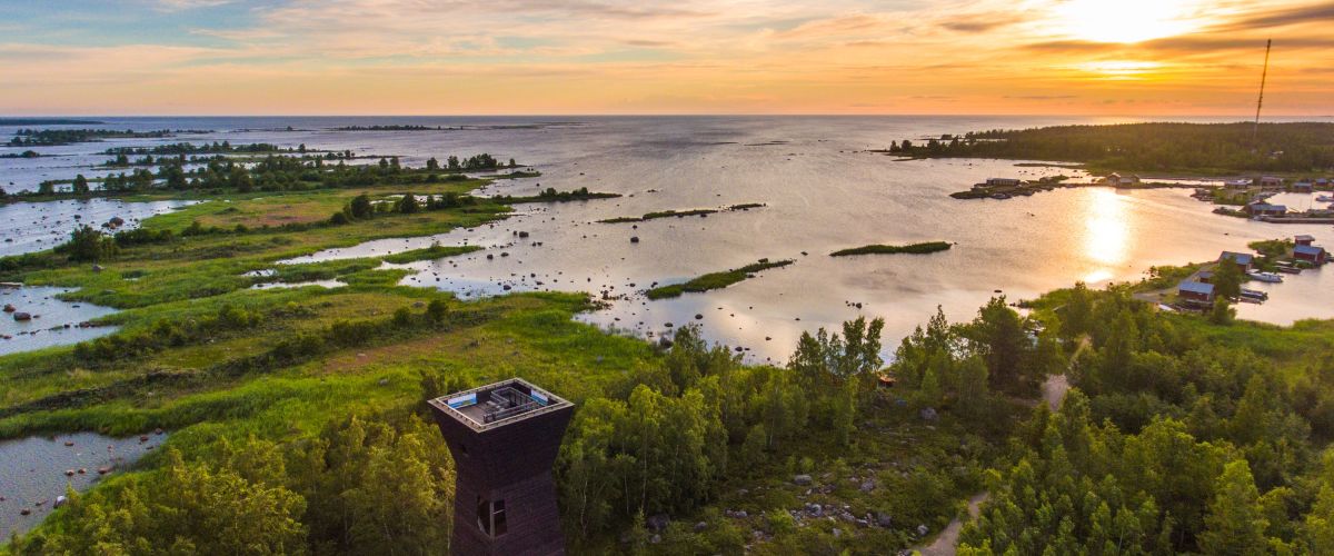 Bild på saltkaret i Björköby. Solnedgång. Foto av Kimmo Makkonen